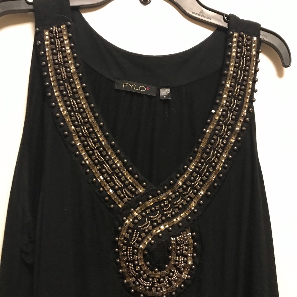 Fylo asymmetrical top